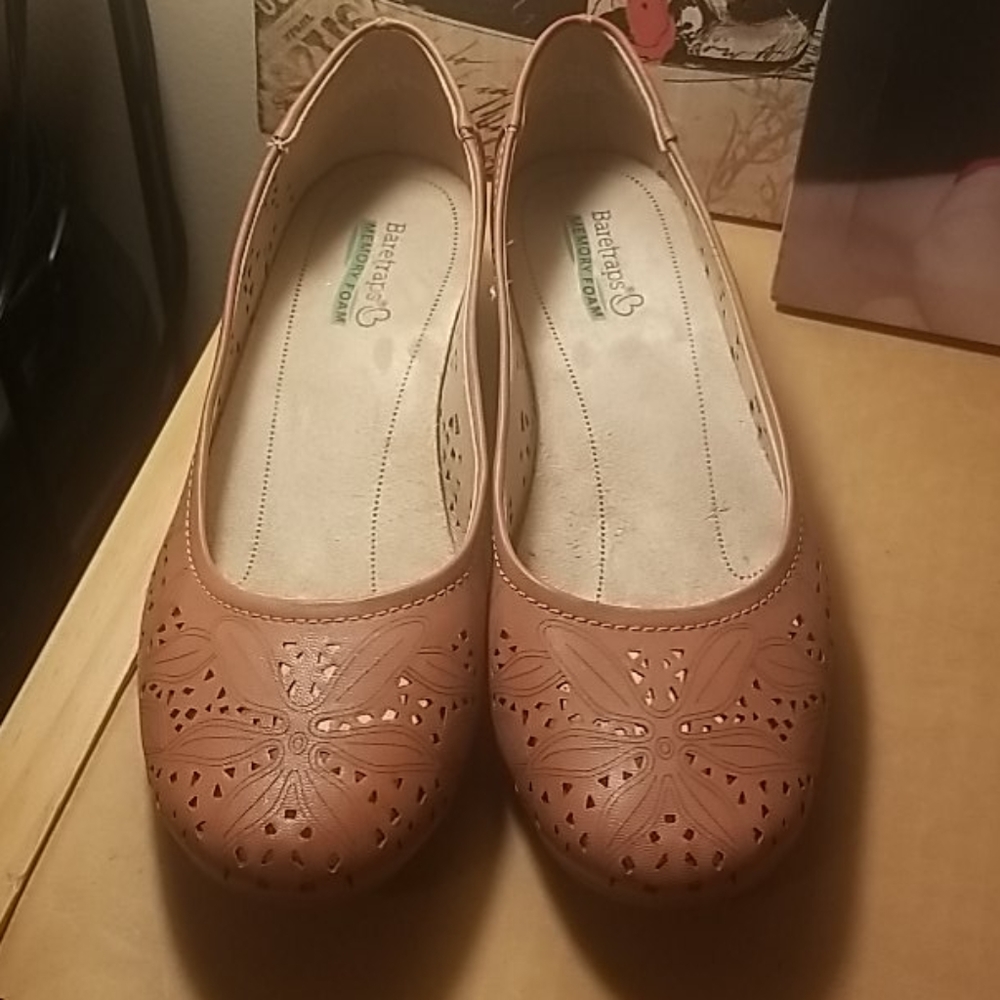 Baretraps Ladies memory foam Casual shoes 8